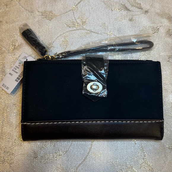 Maurice’s wallet large wristlet wallet NWT w/ callouts - Picture 11 of 11